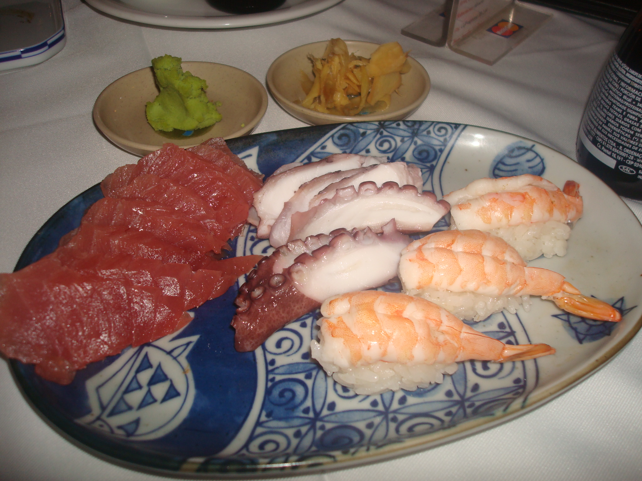 Sashimis de atum, lula e camarão Sukiyaki - Onde Comer em Salvador